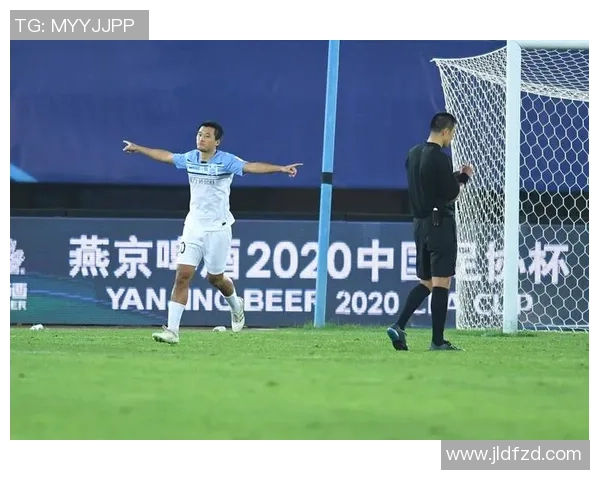 申花与广州富力精彩对决集锦回顾展现足球魅力与激情瞬间